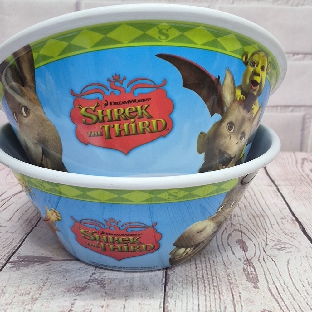 Lot of 2 Kellogg's Plastic Cereal Bowls, Shrek‎ The Third, New